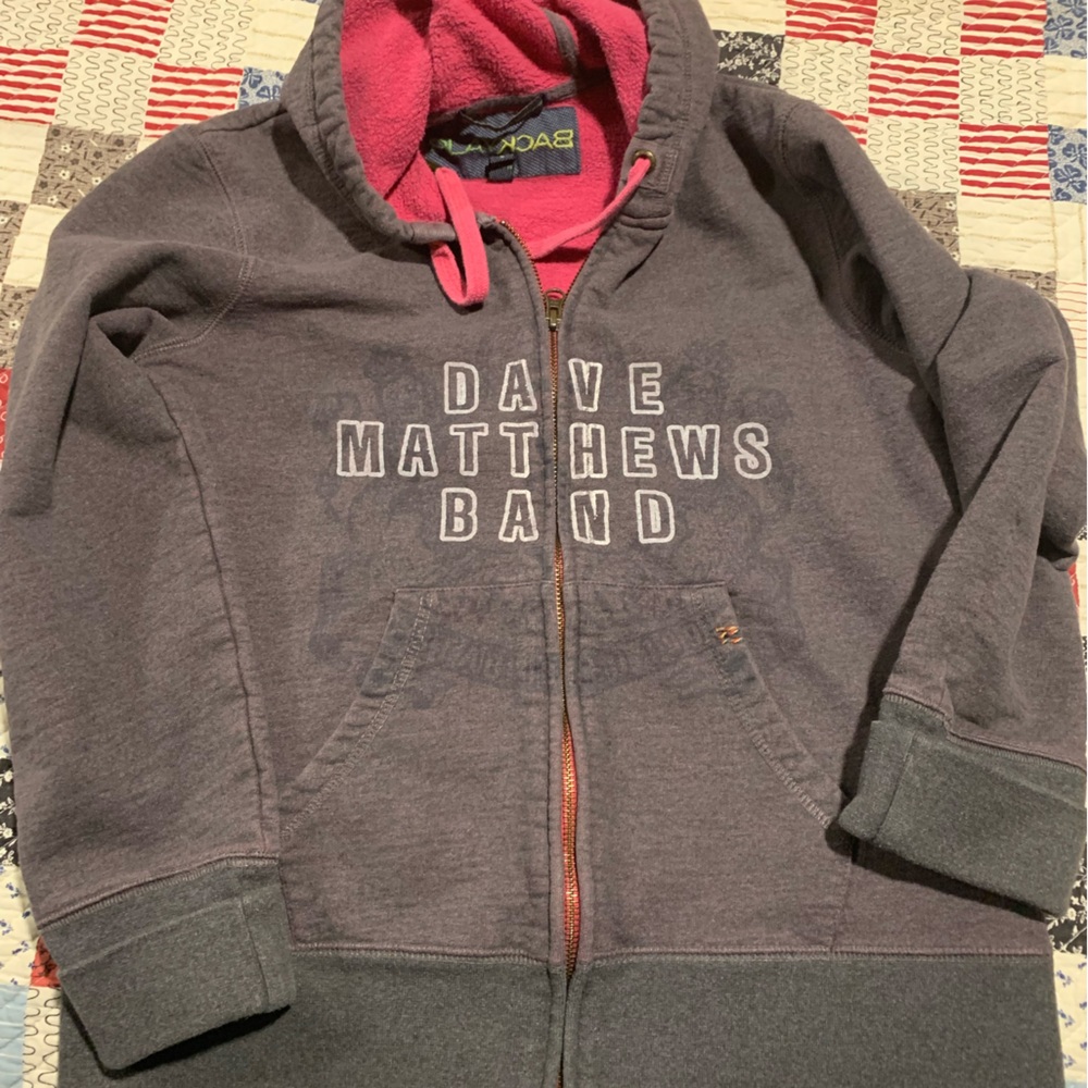 Dave Matthews Band zippered hoodie.